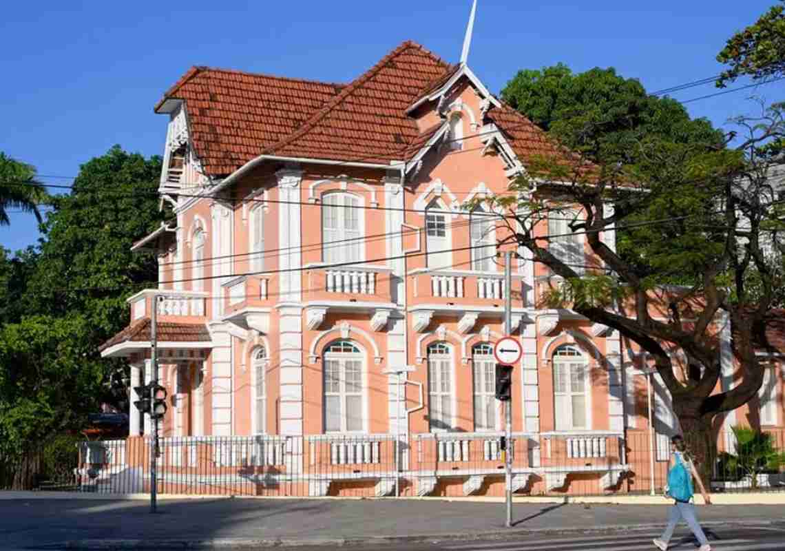 UFC divulga editais para seleção de novos estudantes das Casas de Cultura Estrangeira 2026.2